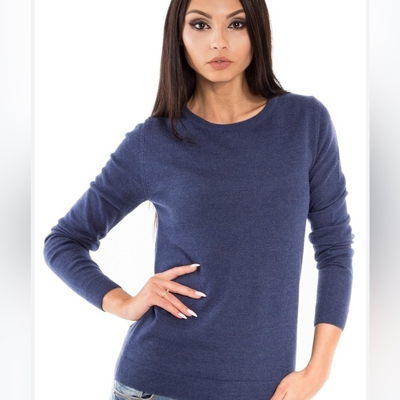 Knittons blue wool long sleeve crew neck woman’s pullover sweater. Small - Picture 1 of 10